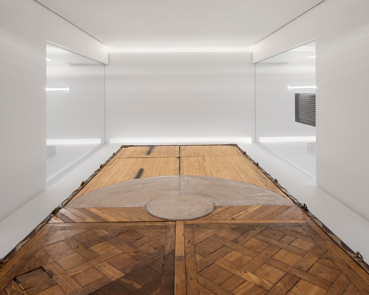 celineofficial's tweet photo. CELINE ART PROJECT
‘MOBILE FLOOR’ (2019), OSCAR TUAZON

Discover the artwork at CELINE Paris Grenelle boutique

#CELINEARTPROJECT
#CELINE https://t.co/l74pmrf9jI