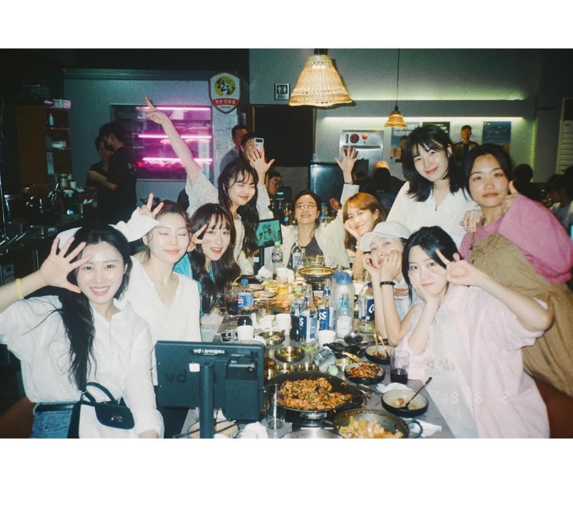 이게 방뮤회식인지 부론테회식인지
저넛민교수님과학생들인지
융왤케교수님같이나옴ㅋㅋㅋㅋㅋ