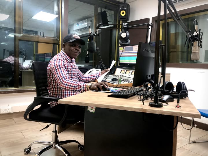 GhettoRadio895's tweet photo. Wagwaan Good People......
Time to unwind with some authentic reggae music with yours truly @CharraDeejay 
Kama uko locked jichape kwa register ya #JAHMROCKDOBA ✔️ https://t.co/CFBvF985Yu