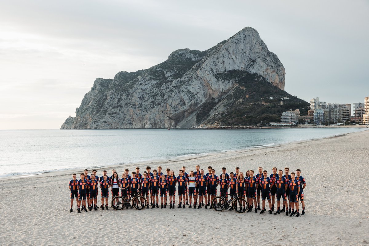 Ready to take on 2025 as Team <a href="/picnic/">Picnic</a> <a href="/PostNL/">PostNL</a>: 3️⃣ programs, but all together as 1️⃣ team 🤜🏻🤛🏻

🇬🇧🔗teampicnicpostnl.com/2025-season
🇳🇱🔗teampicnicpostnl.com/nl/seizoen-2025

#KeepChallenging