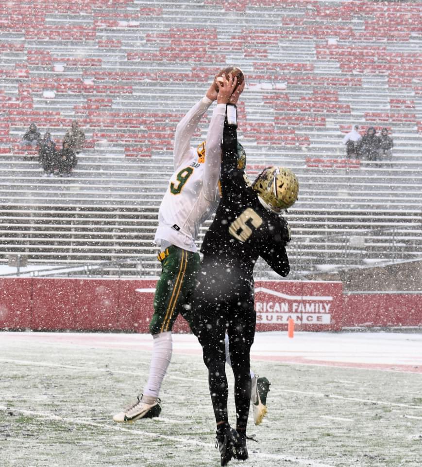 hudl.com/v/2RJzis
Career Highlights
Leading Receiver in Edgar History
All Region Wr
3x First Team All Conference
2x State Champ 🏆🏆