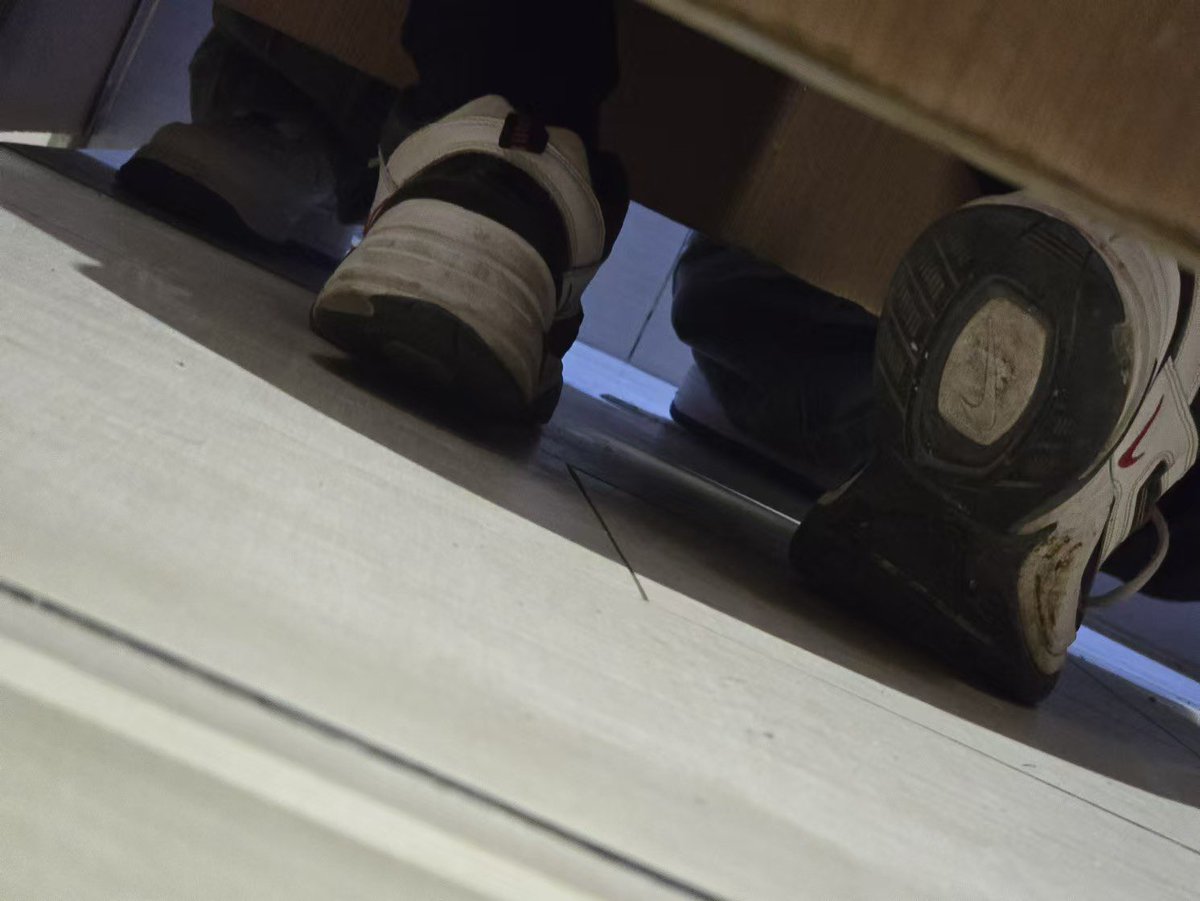 一直都在 ～ 不想发推而已。 只想好好的玩 😏
#成都鸟洞 #口交 #射精 #深喉 #深喉操嘴 #吞精 #人肉飞机杯 #暴露 #野裸 #3p #多人3P #农牛 #插嘴 #口爆 #颜射