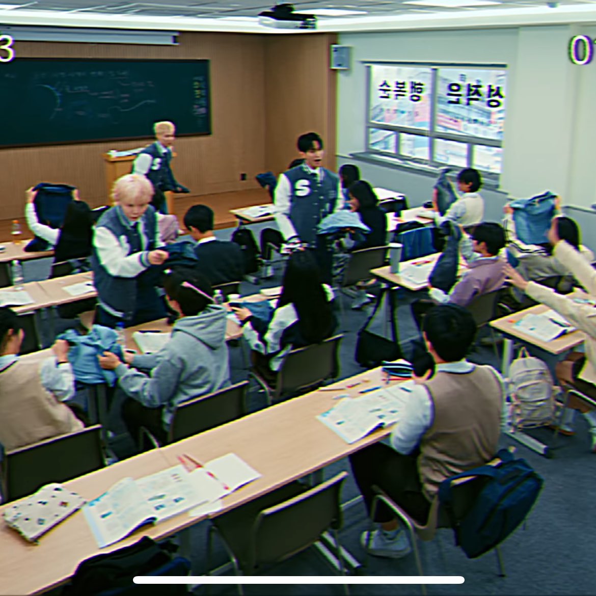 natanattda's tweet image. Program kerjanya bagi bagi celana jeans gratis ya