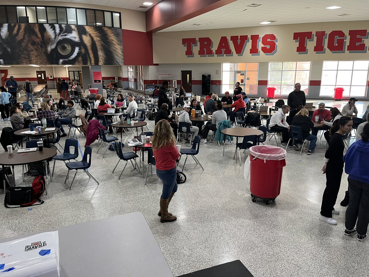 Lead_w_Russell's tweet image. Shoutout to the teacher leaders who said YES to lead a small group! It was fun seeing new leaders step up, even if they were nervous ❤️🐅🐾#DevelopingLeaders #LeadthePAC