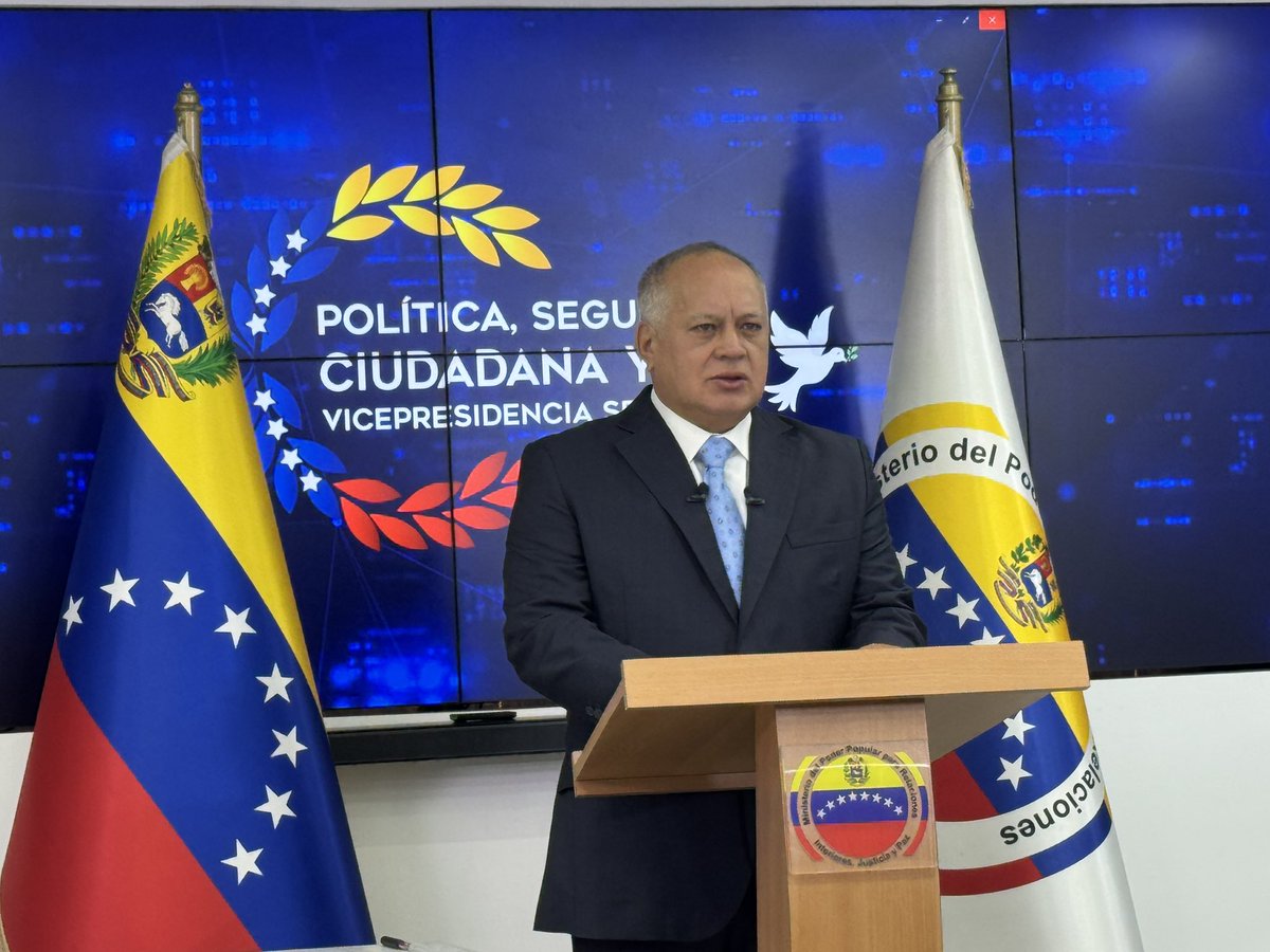#ÚltimoMinuto| Cabello: Edmundo González Urrutia será detenido y juzgado y los que vengan con él lo acompañarán. 

“Aquí hay espacio para todos”.