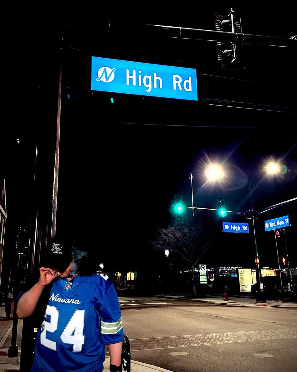 LET’S GO LIONS! 💪🏈 get ready for the playoffs with Nirvana 🍃🔌🍃 #detroitlions #nirvanami