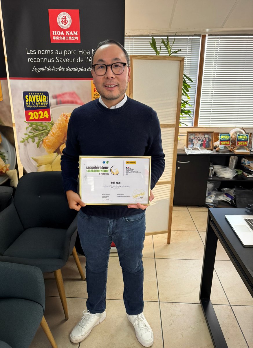 PhilippeChieu's tweet photo. ✨ Bonne année 2025 à tous ! ✨

2024 s'est magnifiquement clôturée avec la remise du certificat de la 4e promotion de l'accélérateur agroalimentaire de #Bpifrance, programme soutenu par le Ministère de l’#Économie, des #Finances et de la Souveraineté industrielle et numérique. https://t.co/SdACoRedU2