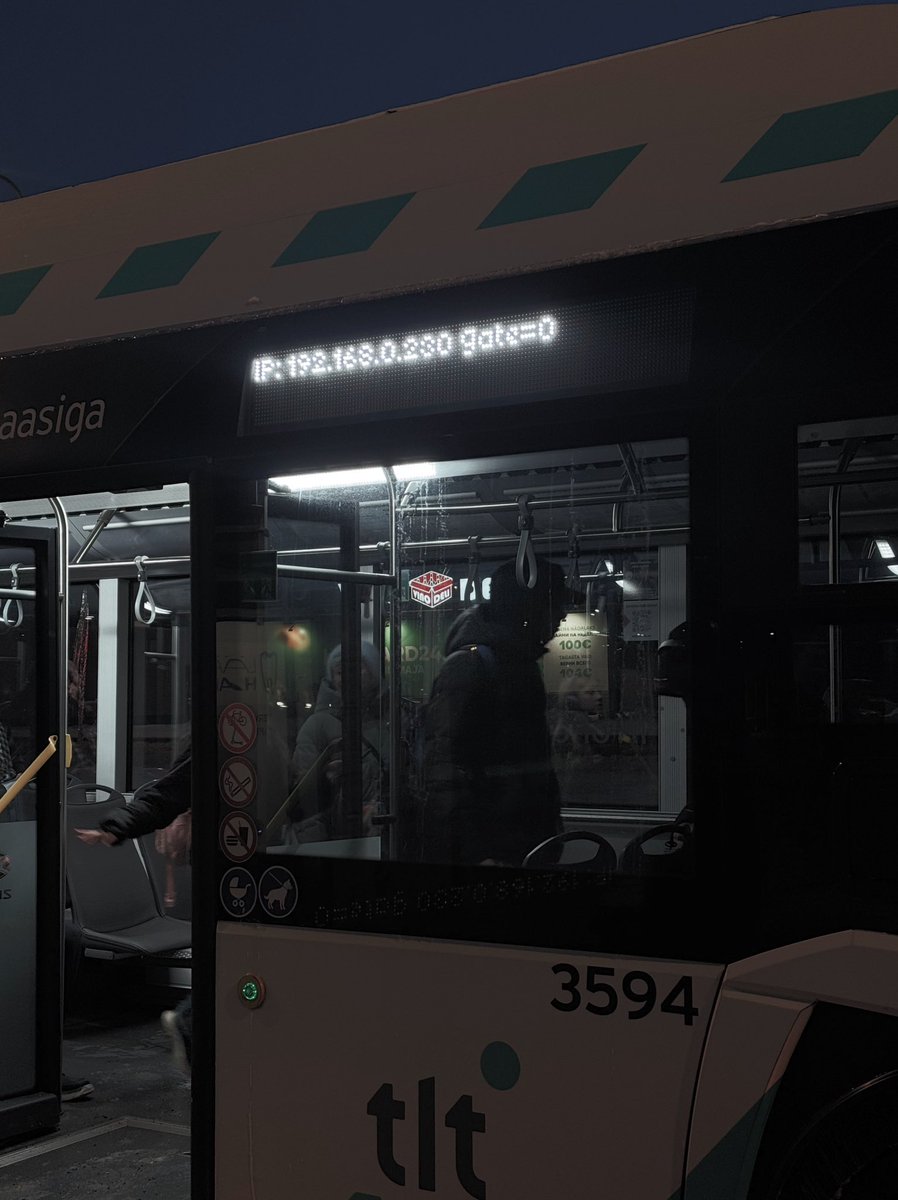 art_efr's tweet image. мальчик: маршрут 

мужчина: МАРШРУТИЗАЦИЯ