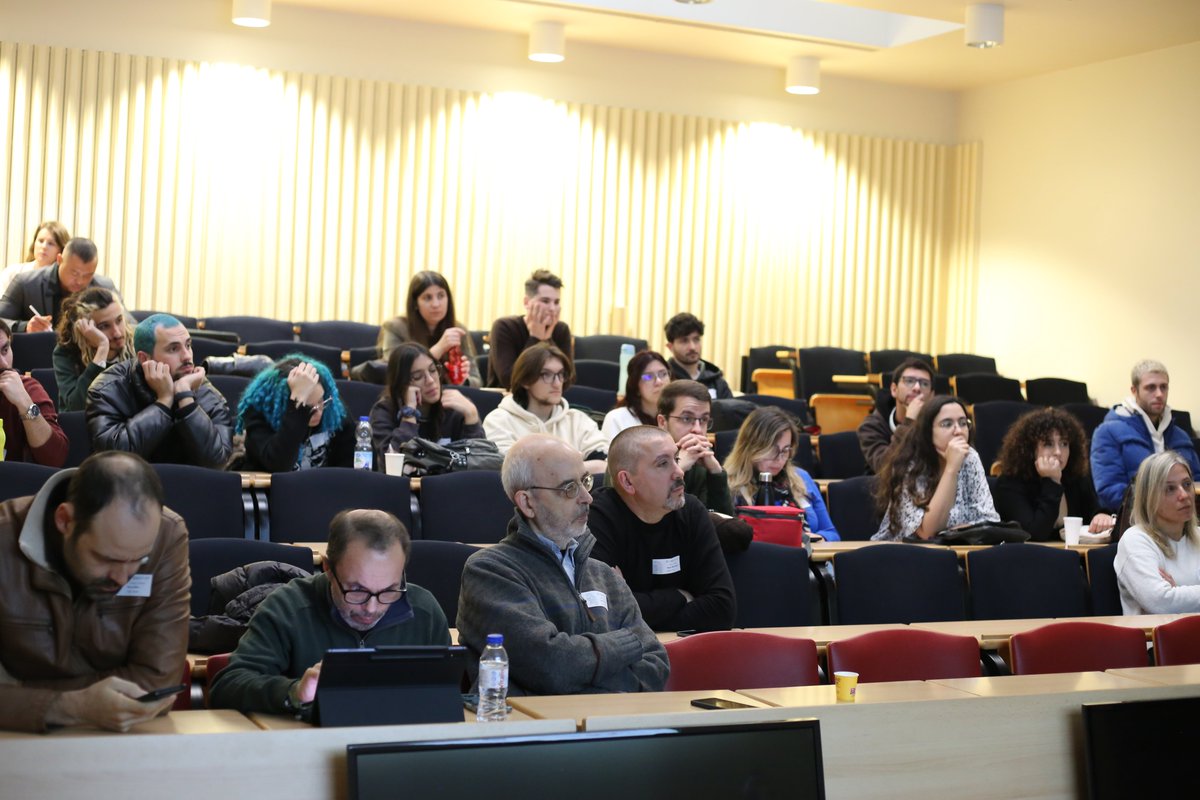 MachuqueiroLab's tweet image. 🎉 On December 19-20, we had the pleasure of hosting the 3D-Bioinfo-PT Intermediate Workshop and Annual Meeting!
It was an honor to bring the community together for two days of collaboration, knowledge sharing, and innovation. Thank you to everyone who joined us! 🙌