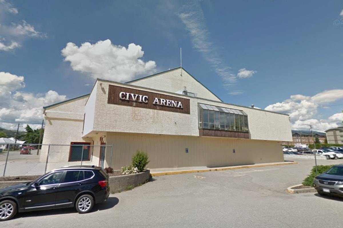 JasonBeck82's tweet photo. January 6th- On This Day in BC Sport History: 1938

The Vernon Civic Arena opens to the public, the first artificial ice arena in the Okanagan. Seating 3800 spectators and built for $50,000, the first event hosted is an exhibition hockey game between the Vancouver Lions and.../2 https://t.co/t5dogtn1Oz