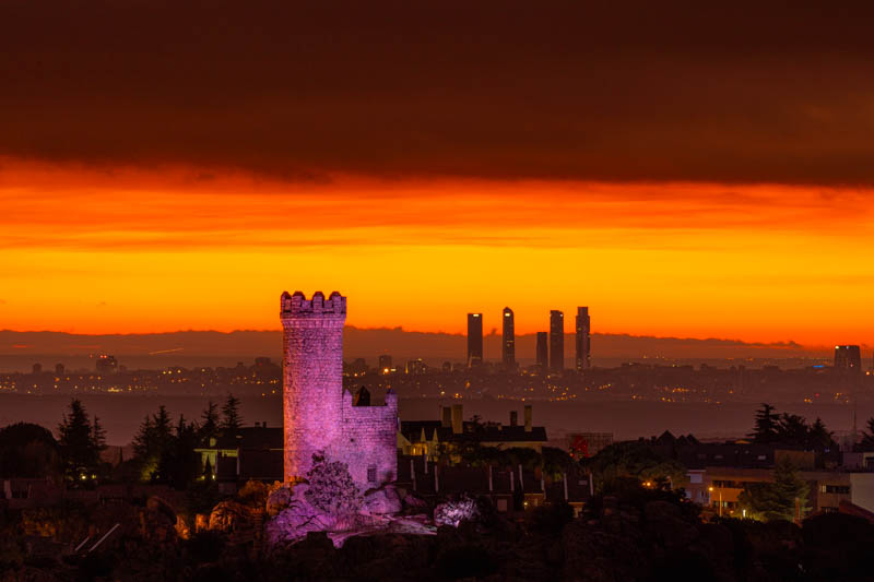 Amanecer desde la Sierra de Guadarrama <a href="/SchoolSTJ/">School of Travel Journalism</a> #HeymondoBirratour <a href="/BirratourEsp/">Birratour</a> #Madrid
