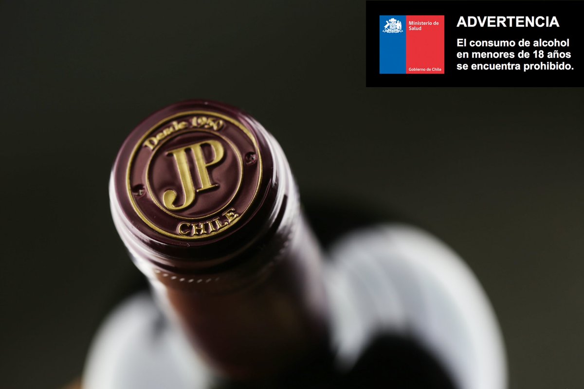 Hola amigos!

Iniciamos la semana destacando nuestro vino Matapenquero N6 Secret Blend, línea Premium. Una edición limitada que resulta un verdadero desafío a los amantes del vino, ya que es una mezcla secreta y que nos invita a descubrir e imaginar las variedades que lo