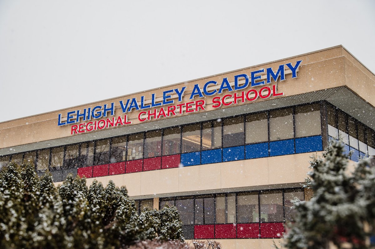 LVAcademy's tweet photo. Winter wonderland on campus! The snow has turned LVA into a magical scene straight out of a postcard.
Stay warm, Jaguars, and enjoy the beauty of the season!
#SnowDayMagic #WinterOnCampus #LVAJaguars #IBLearning https://t.co/KnCuwW8e7q