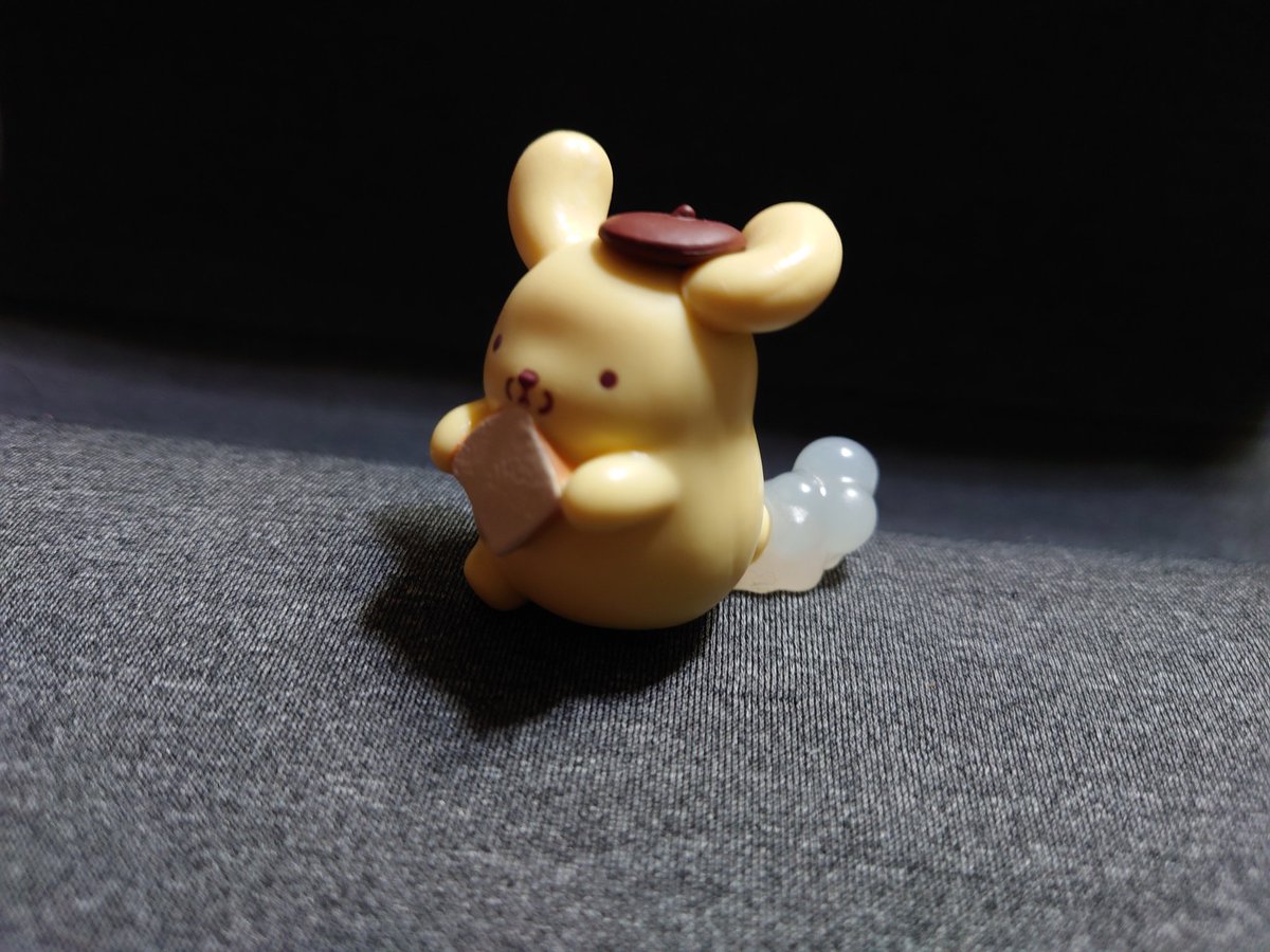 yutoryouta's tweet photo. ガチャガチャで出たポムさんの写真を撮って遊んでた。 https://t.co/JxXjaKjoHf