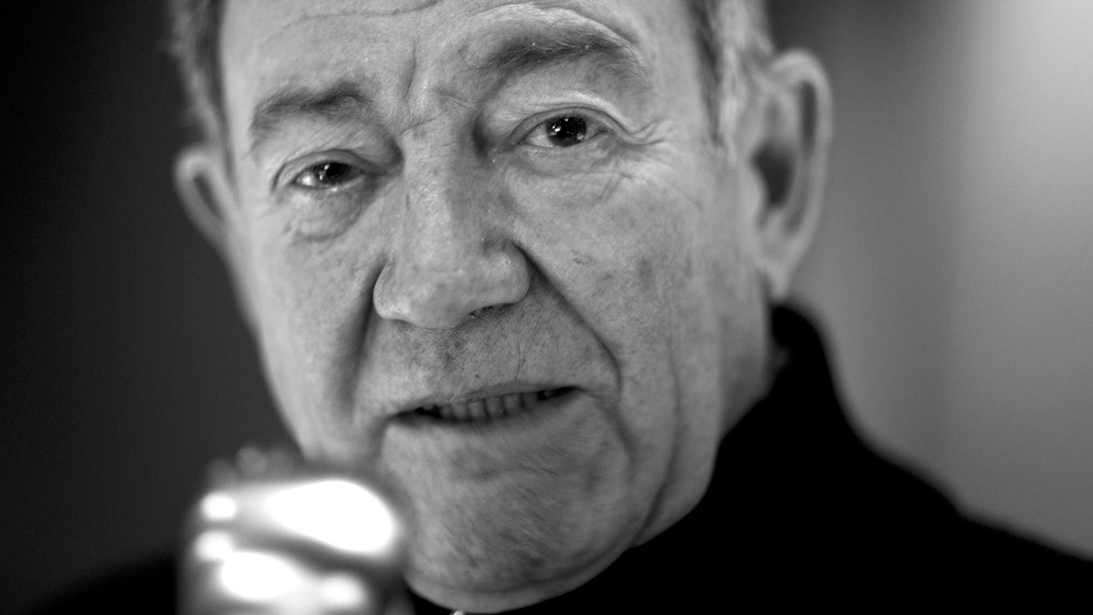 TeaBow_Twitch's tweet image. Benoît Allemane est mort.

Toutes nos voix iconiques des années 80/90/2000 s'en vont à tour de rôles ces 5 dernières années.

Patrick Poivey, Alain Dorval, Daniel Beretta, José Luccioni, Jacques Frantz, Med Hondo, Roger Carel, Marion Game, Jean-Louis Faure ...

Envie de pleurer.