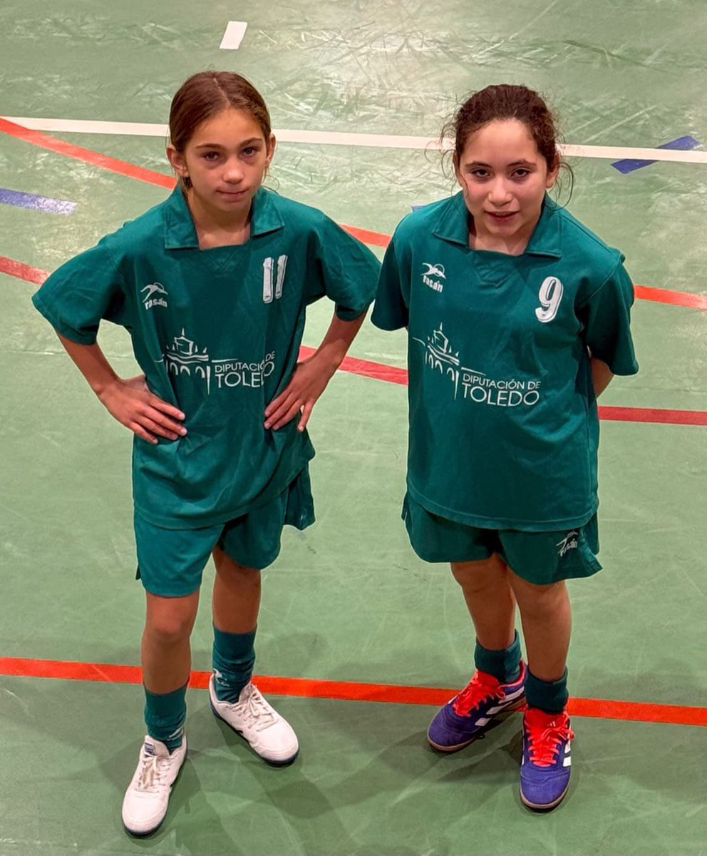 AdbargasOficial's tweet photo. ¡Valentina y Alexia, nuestras jóvenes promesas del fútsal han dejado el pabellón muy alto en las jornadas de captación de la FFCM! ⚽️ Representando a Toledo 👕entre las 5 provincias,
demostraron su talento y pasión por este deporte. ¡Estamos inmensamente orgullosos de vosotras https://t.co/MdY5bUpchx