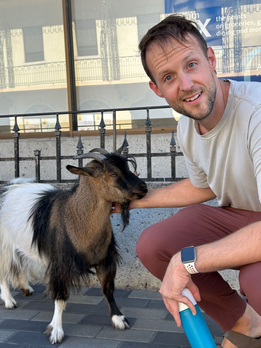 After 12 years in growth marketing at giants like Uber and Coinbase.

I’ll never build a growth team without this:

👉 Offshore talent.

It’s how I scaled my last startup to $3.5M ARR in 18 months — with an 80% offshore marketing team.

For those in the know, it’s the ultimate