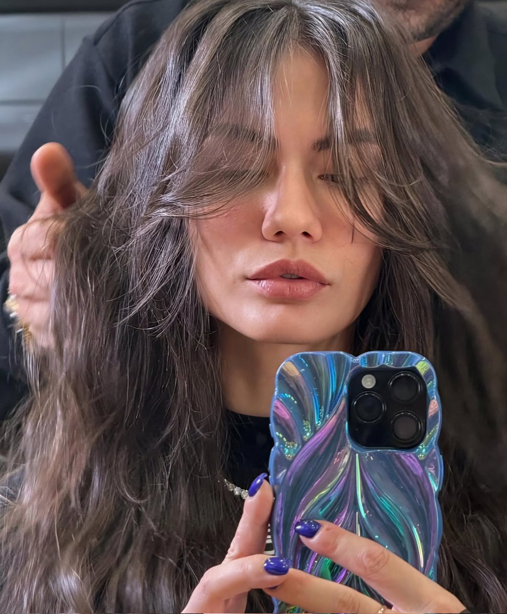 sandrickssh1's tweet photo. Pretty Woman Walking on the Street 💣💥 Hairstylist maintenance #cemilIrez ✂️ #DemetÖzdemir @dmtzdmr 🤳 Ig Story -Post
January 6, 2025, She shines always ✨️ ✨️✨️🌟🇹🇷👸 https://t.co/ncEb7t51gc