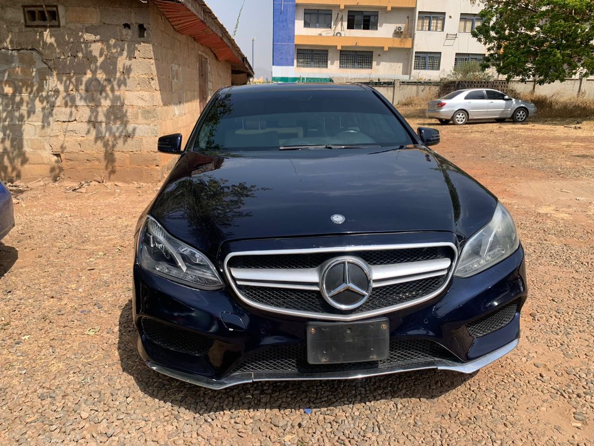 Omar_Automoblie's tweet photo. ExTreMeLy CleaN
Registered
2012 Mercedes Benz E350
Available In Mint Condition…
Panoramic view, Clean Leather💺
Fully Paid Duty
Price: 13 Million
Dm or 📞 07048363199
📍Abuja
Please RT
#Akpi #FreeOlamide #Markangel #betty #January6th #EkoAtlantic https://t.co/JeIdTssWBm