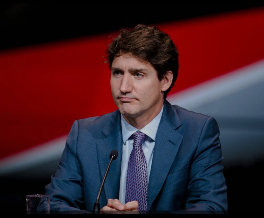 ShawnJohnson_X's tweet image. Donald Trump put much pressure on Justin Trudeau in the past few weeks, Trudeau even flew to Mar-a-lago to meet with Trump, and now he plans to resign. 

Do you think Trump is why he's resigning?

#JustinTrudeau  #trudeaumustresign #TrudeauMustGo #TrudeauResignation