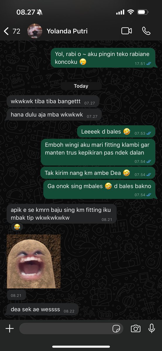 athiefylt's tweet photo. Wis rek tak tarik kembali permintaanku 😌 tahun 2025 iki wis onok sing “menumbalkan diri” 🙃🤣 Allah baik emang sama aku ~~ https://t.co/AbtBdlEASn