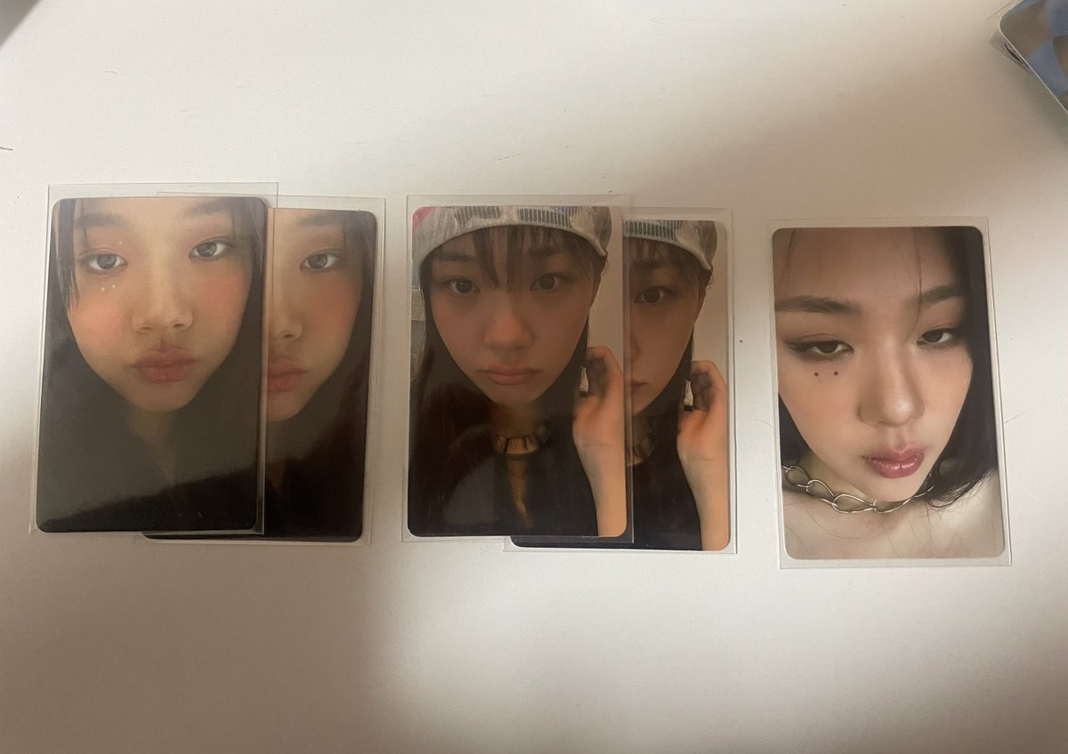 woonhakhaechan's tweet photo. 비비 김형서 나쁜x 나쁜년 포카 양도 합니다 판매 
한정반 2.0
일반반 1.2
배송비 미포함
2장 이상 구매시 에눌 가능합니다!
제가 직접 제작한 비비 프리쿠라도 덤으로 넣어 드려요!! 편하게 연락 주세요
준등기 반택 끼택 일택 다 가능 
김형서 비비 bibi 비비탄 여추반 밤양갱 클룹 강남비사이드 https://t.co/O3J6pTG8tT