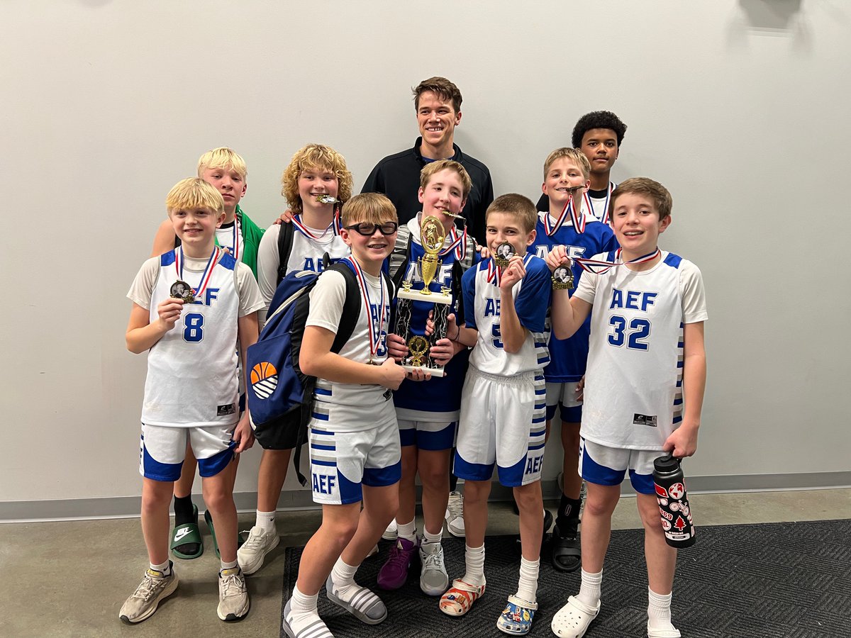 AEF_Academy's tweet photo. HUGE CONGRATS to AEF 7th Silver! They won their division of the 10th Annual I Have a Dream Classic hosted by @TNEBasketball
Great job boys! Keep it up!!
#AttitudeEffortFocus
#ItsHowWePlay
#IHaveADream https://t.co/5rNqXY4PTg