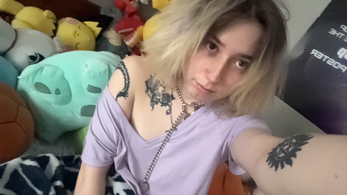 bailkeni's tweet photo. just layin abt why dont you come join me :p https://t.co/GmHU514Egc