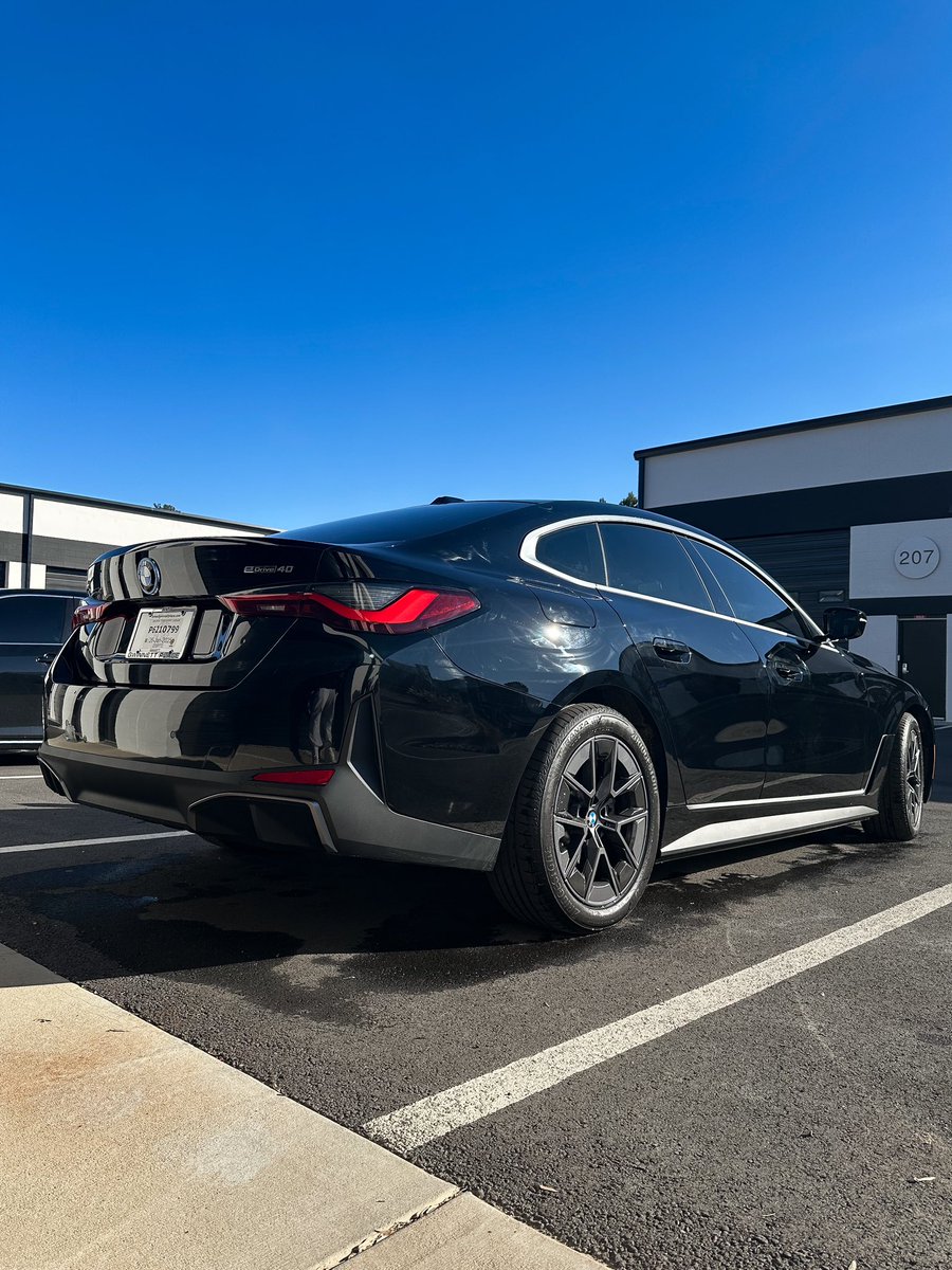 AtlantaWraps's tweet photo. Full Ceramic Tint on this 2025 BMW i4

#atlantawraps #atlanta #bmw #windowtint https://t.co/knz3fzB6PI