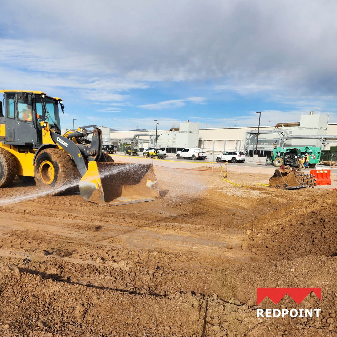 RedpointC's tweet image. 🏗️ REDPOINT is providing all site utilities for this massive development in Goodyear, AZ. 💧

#GoodyearAZ #Construction #SiteUtilities #REDPOINT #Infrastructure