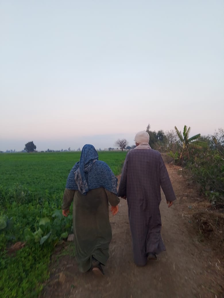 EMegawi's tweet photo. أنا وهو واحنا بنشق على المِلك بعد ما قلت مستحيل أتجوز في الأرياف🤩❤️ https://t.co/U7iZDqOEbT
