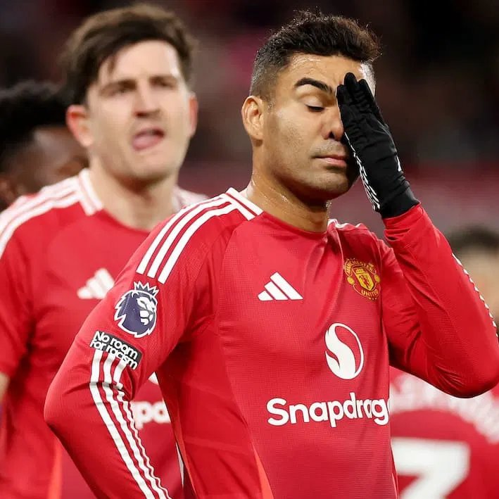 Transfer News Live (@deadlinedaylive) on Twitter photo 🚨 Saudi dealmakers believe Manchester United midfielder Casemiro is available for around €30m.
He is now more open to the move and would become one of the top-five paid footballers in the country.
(Source: <a href="/JacobsBen/">Ben Jacobs</a>) 🚨 Saudi dealmakers believe Manchester United midfielder Casemiro is available for around €30m.
He is now more open to the move and would become one of the top-five paid footballers in the country.
(Source: <a href="/JacobsBen/">Ben Jacobs</a>)