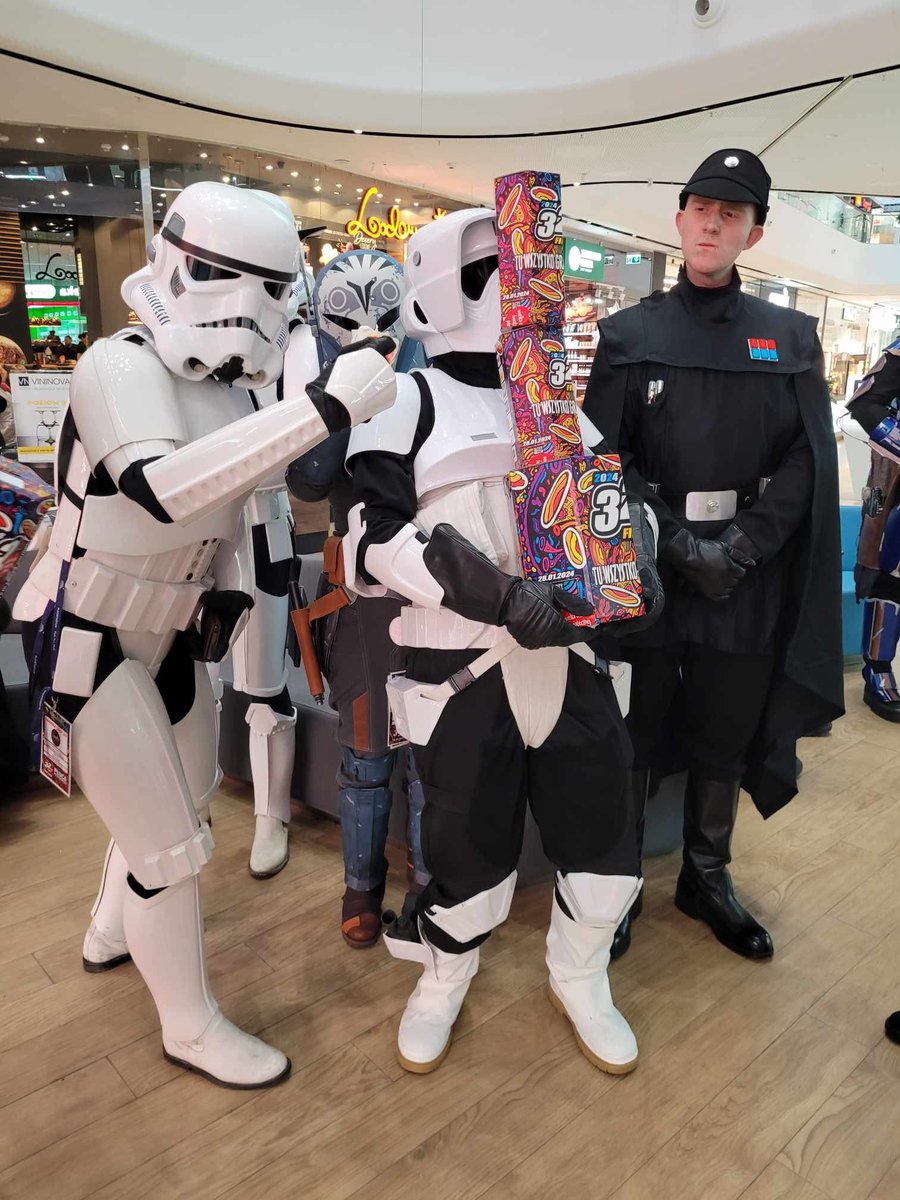 Do I stop them?  Nah I’ll just watch this madness from a distance.

Members of Polish Garrison 

#501st #501stLegion #StarWars #ImperialOfficer #ImperialOfficerCorps #IOC #DutyHonorEmpire #BadGuysDoingGood
