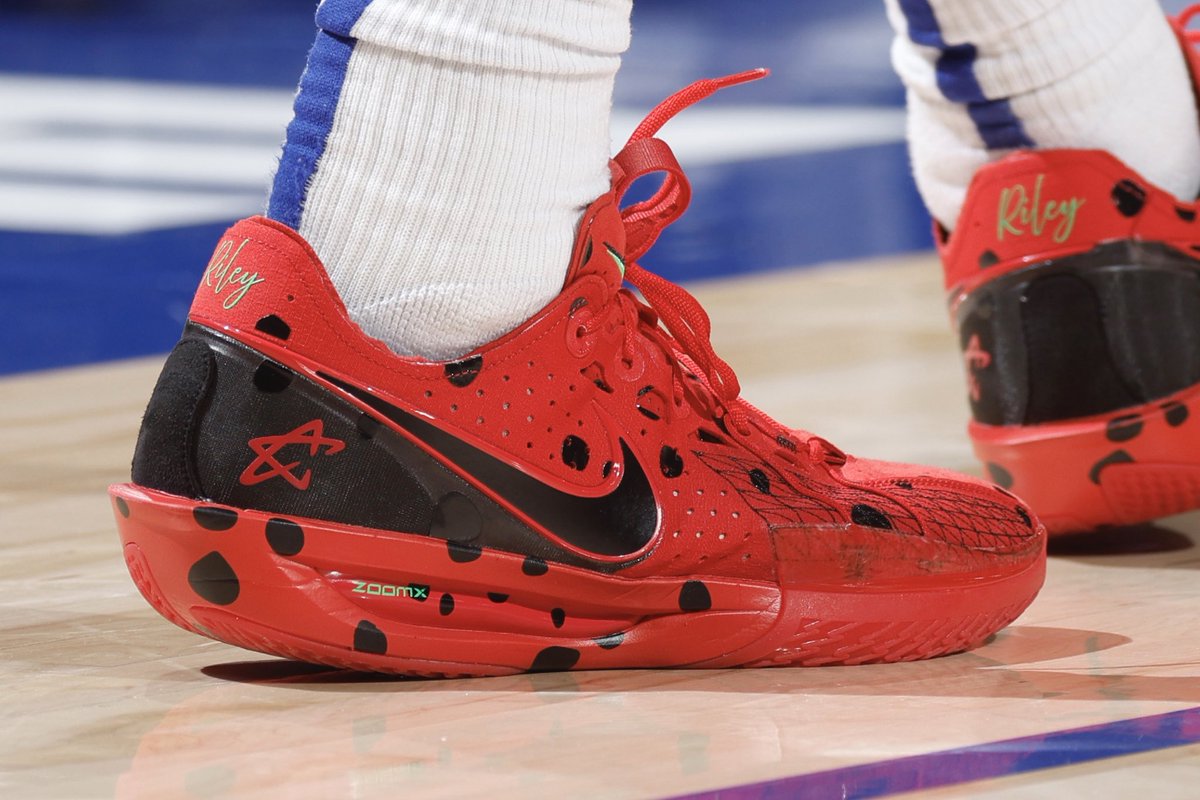 SLAMKicks's tweet image. Cade’s been on a straight TEAR this season, featuring the debut of his own logo.