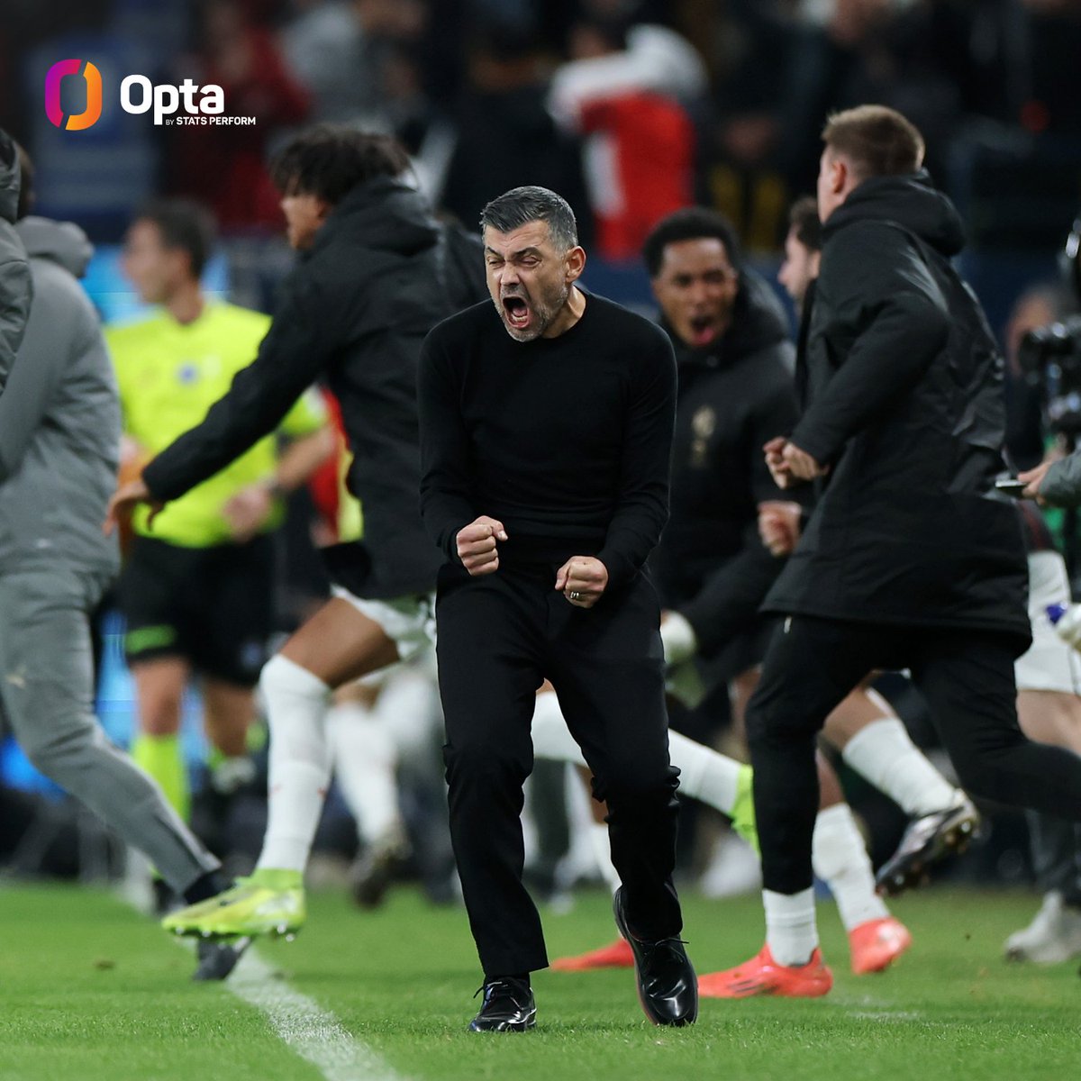 1 - Sérgio #Conceição is the Milan manager who has taken the fewest matches to win a trophy in the history of the Rossoneri club in all competitions since 1929/30; the previous record was Montella (in the 18th match he won the Italian Super Cup in December 2016). Hit.
