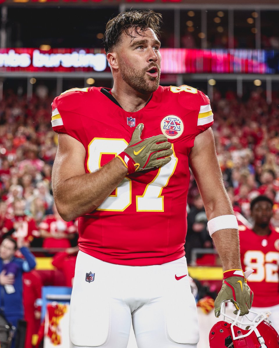 Kansas City Chiefs (@chiefs) on Twitter photo LAST DAY to vote for your favorite tight end 🏹
Retweet to help <a href="/tkelce/">Travis Kelce</a> win the #WPMOYChallenge! LAST DAY to vote for your favorite tight end 🏹
Retweet to help <a href="/tkelce/">Travis Kelce</a> win the #WPMOYChallenge!