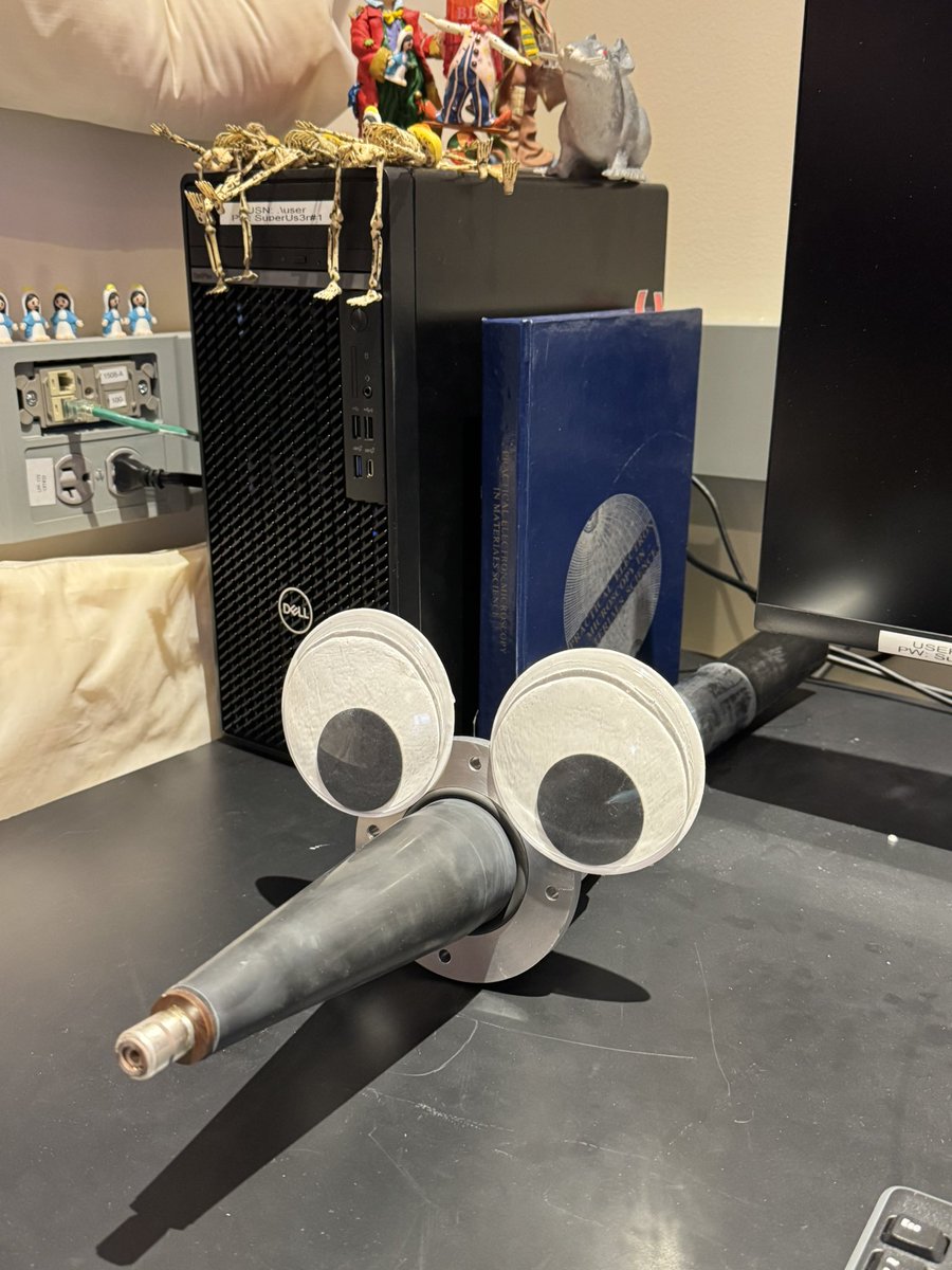 a sentient electron 🧠🔬⚛️ tweet media