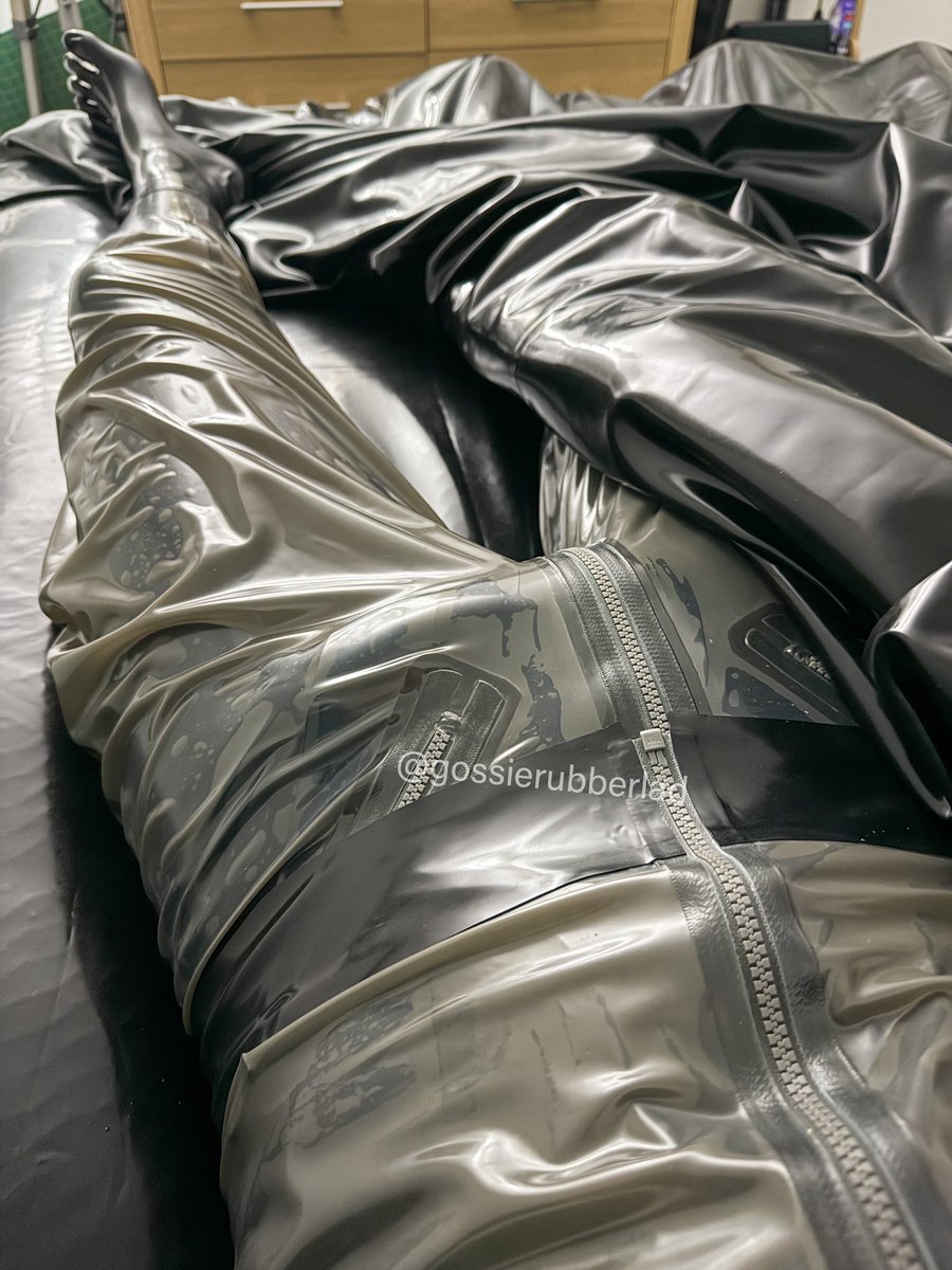 One layer, two layers, three… wait… how many layers? 🛏️

w/ <a href="/rubdub10/">rub_dub</a> 

#gay #gayrubber #gaylatex #latexfetish #rubberfetish #rubberman #rubberboy #latexfeet #rubberfeet