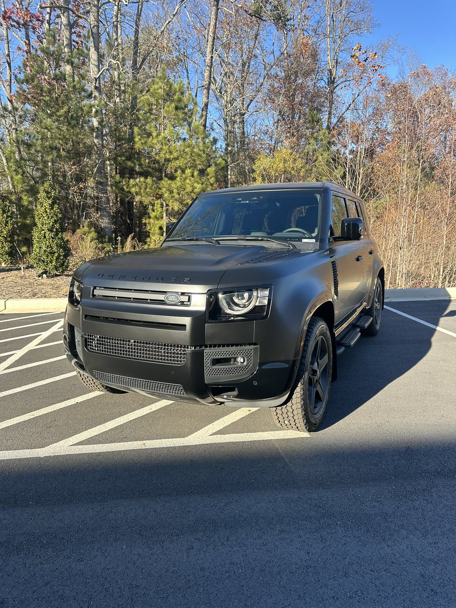AtlantaWraps's tweet photo. Land Rover with the makeover 💄 

Full Satin Black Wrap
Full Ceramic Window Tint

#atlantawraps #atlanta #paintisdead https://t.co/BXzWDPmTrX