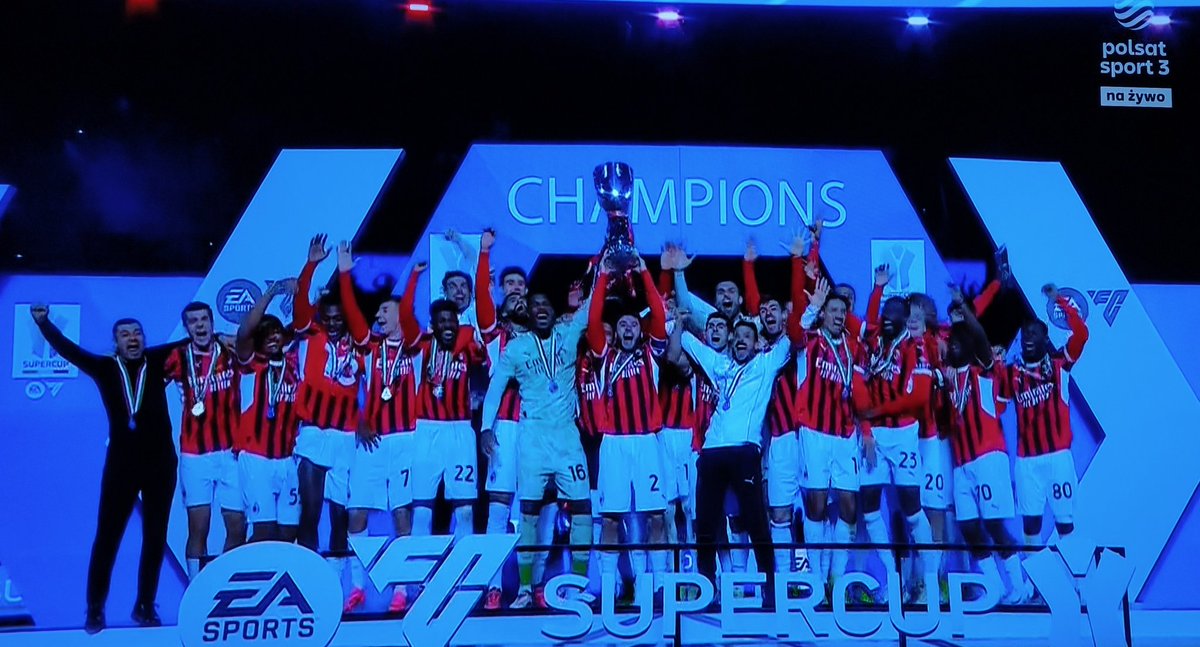 MM06770649's tweet photo. Kompletnie mnie nie obchodzi ranga tego pucharu, po prostu mega się z niego cieszę!!!❤️🖤
#ACMilan #ForzaMilan #supercoppaitalia https://t.co/GEc3nYy4re