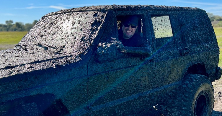 Mud therapy 😌 

🛻 @lastchance954