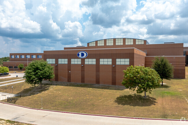 COACHES🗣️ 
📍750 East Eagle Summit Dr, Decatur, TX 
Stop by and check out some Eagle Athletes. Still some unsigned 2025. Also, get a chance to see our future in the classes of  '26, '27, &amp; '28. 
⏰Athletic Period: 11:45AM-12:45PM but you're welcome any time.