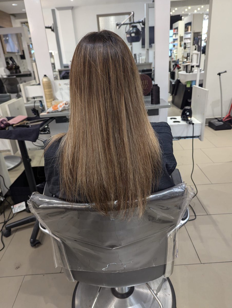 spadeauville's tweet image. From flat to full ✨ Weft extensions applied for instant volume and length! Swipe to see the before. Book your transformation today.

By: @kimrivka
.
#WeftExtensions #HairTransformation #SalonDeauville #MontrealBeauty #HairExtensions #InstantVolume #LongHairGoals