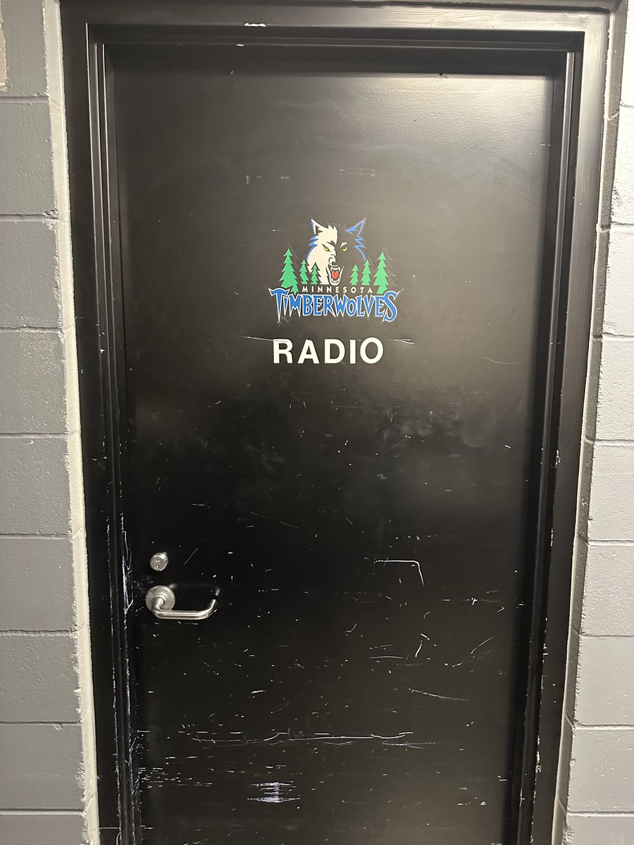 Got my NBA start right here with the Timberwolves (same door!!!). Lucky to have spent 6 years with Lynx/ Wolves. Great memories and people. 

Big opportunity tonight for Clips, 4:30 pregame, 5pm tip <a href="/FanDuelSN/">FanDuel Sports Network</a>