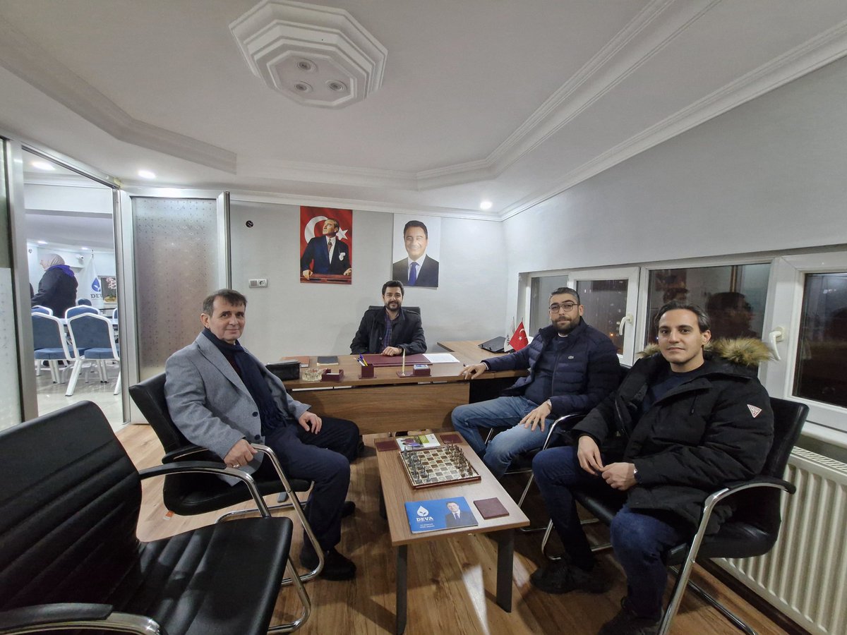 omr_ibrahimoglu's tweet photo. Konya İl Başkanımız Sn. Hasan Bestil, İl Sekreterimiz Sn. Mustafa Dilek ve Sağlık İşleri Başkanı Sn. Fatih Kıymet’e ilçe Başkanlığımıza nazik hayırlı olsun ziyaretleri için teşekkür ederim.
#DevaKaratay
@hasan_bestil
@Mustafa_Dilek42
@fatihkiymet https://t.co/sF3CUdfd2q