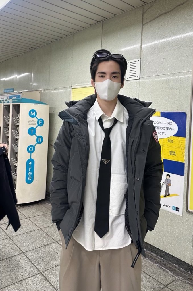 shawtyphu's tweet image. เท่มั้ยม๊าา ซ้อมเท่มาตั้งแต่จิ๋วแล้วด้วยซ้ำ