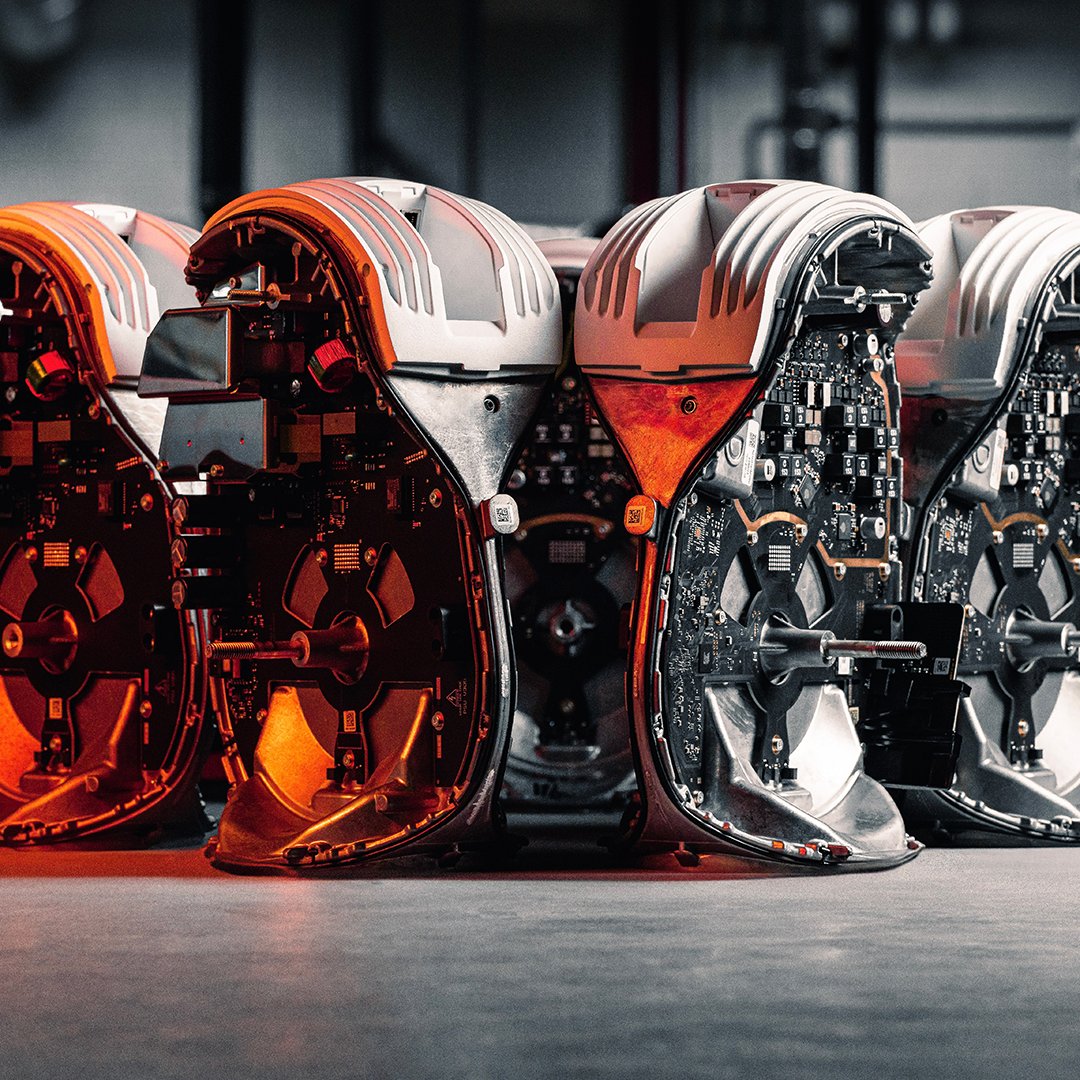 DEVIALET's tweet image. Are you ready for your inspection?

Your Devialet Phantom must sound and look mesmerizing. With this in mind, we scrupulously examine every last detail for superior robustness, quality, and aesthetics.

#Devialet #DevialetPhantom