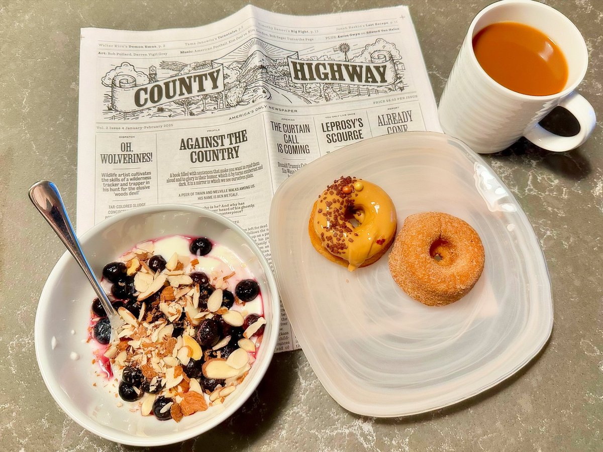 pvangiessen's tweet image. Starting the first Monday of the first month of the new year with all the right feels. @countyhwy is like the quintessential Holly Golightly little black dress and pairs with everything. It pairs best, though, with a healthy and sweet breakfast.
