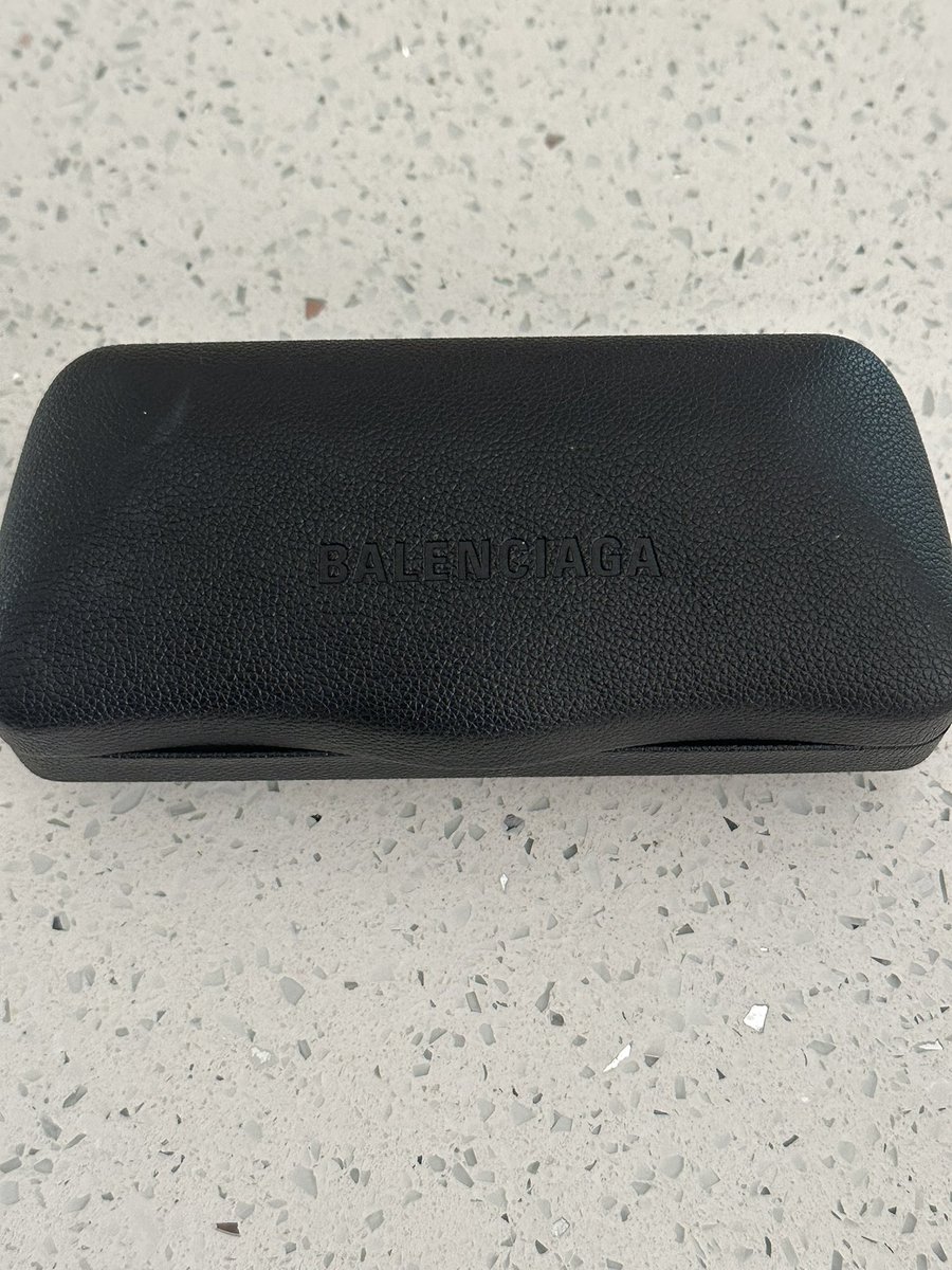 CLNcuration's tweet image. Everyone loves Balenciaga 👽