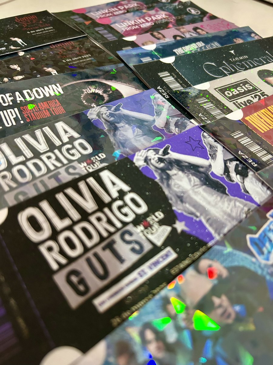 Msdurst's tweet image. Eu comecei minha loja de itens personalizados na Shopee e faço ingresso de vários shows ✨
(shopee.com.br/rezadesigns)